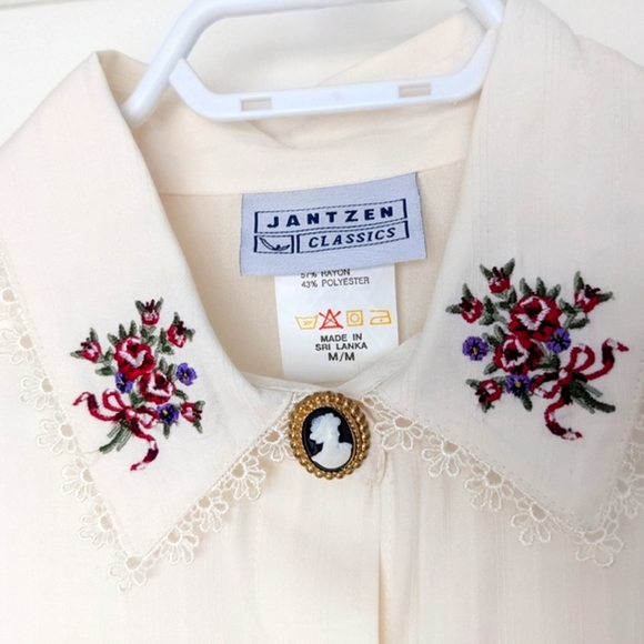 New Jantzen Classics Victorian Button Up Sleeves Cream Top Medium - Picture 10 of 14